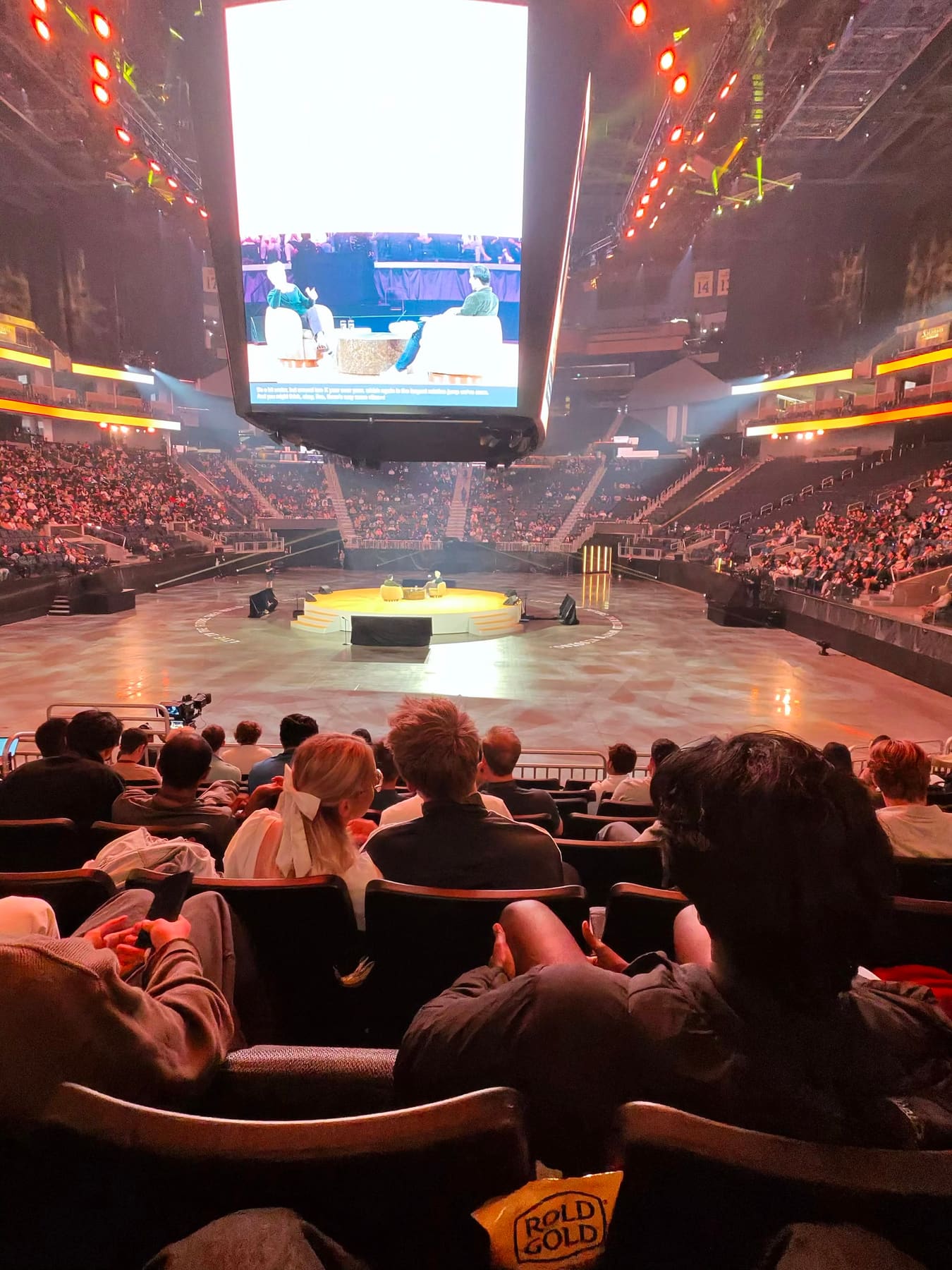 A few thousand founders in one room.